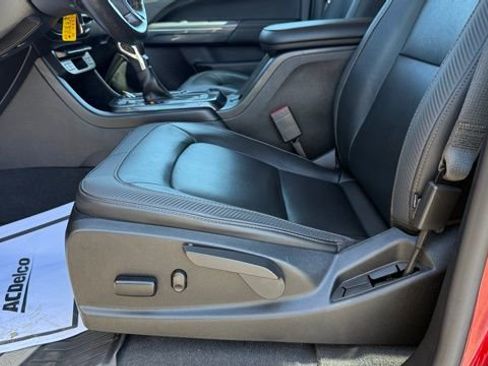 Used 2022 GMC Canyon AT4 image 19