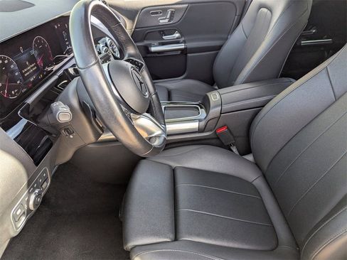 Used 2025 Mercedes-Benz GLA 250 4MATIC w/ Winter Package image 28