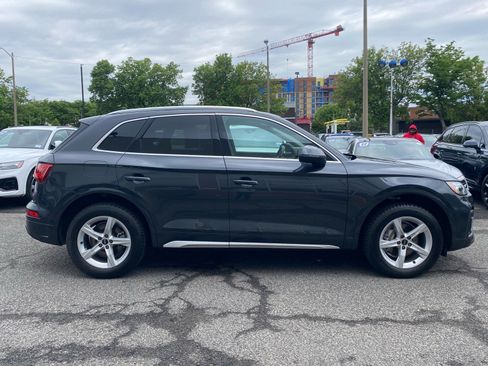Used 2023 Audi Q5 2.0T Premium w/ Convenience Package AWD/4WD image 2