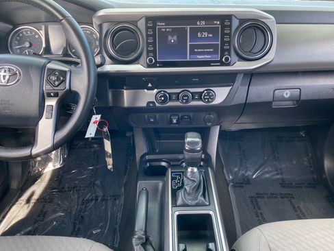 Used 2020 Toyota Tacoma SR5 image 11
