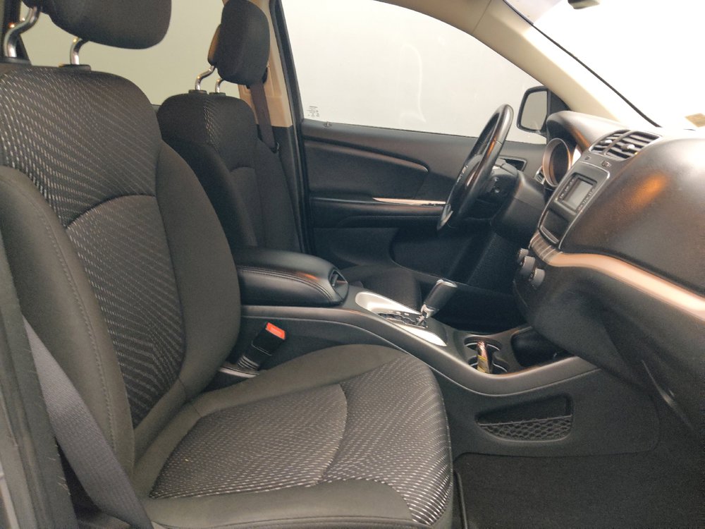 Used 2019 Dodge Journey SE w/ Connectivity Group FWD image 21