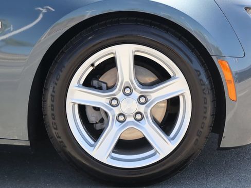 Used 2022 Chevrolet Camaro LT RWD image 9
