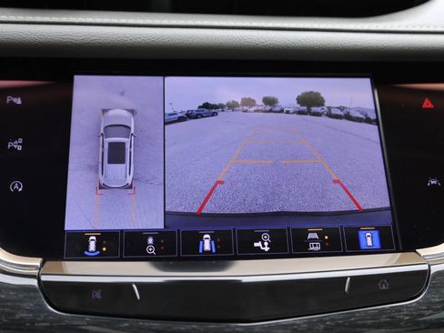 Used 2022 Cadillac XT6 Premium Luxury w/ Technology Package AWD/4WD image 24