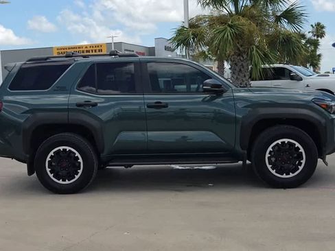 Used 2025 Toyota 4Runner TRD Off-Road Premium AWD/4WD image 9