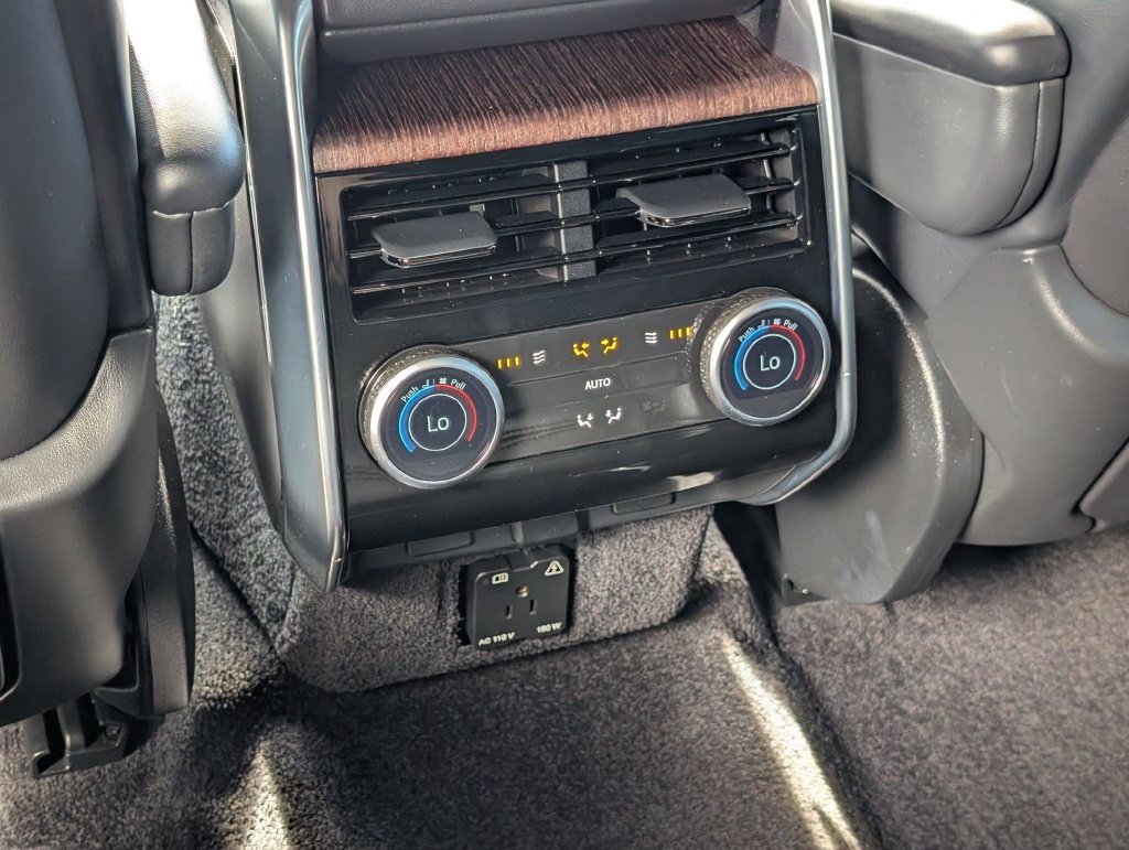Used 2023 Land Rover Range Rover Autobiography AWD/4WD image 29
