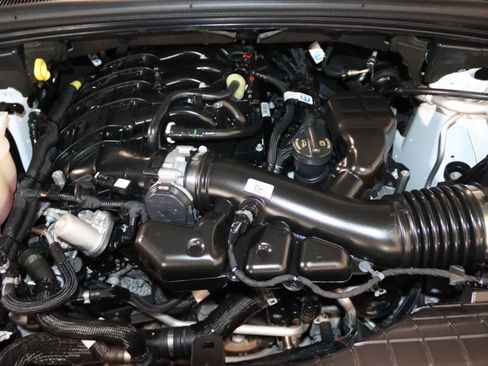 Used 2023 Jeep Grand Cherokee L Laredo AWD/4WD image 69