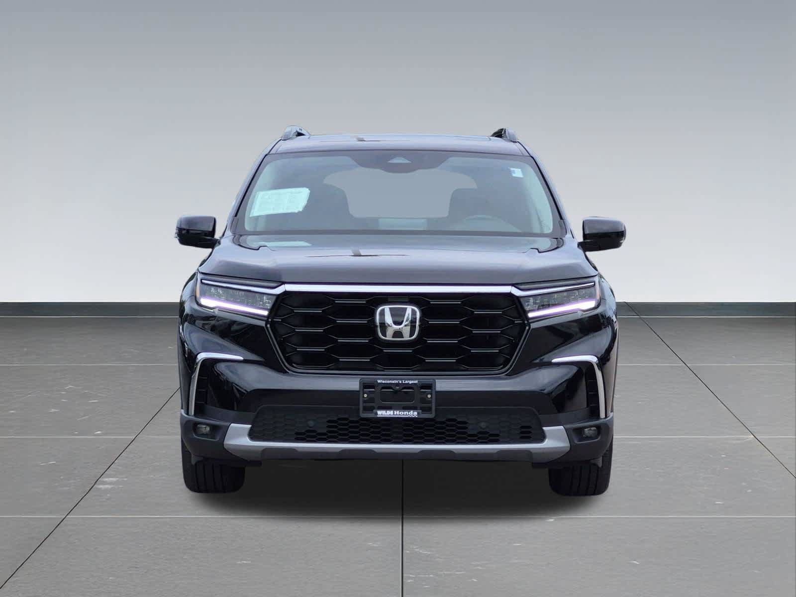 Certified 2025 Honda Pilot Touring image 9