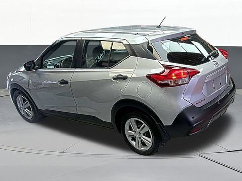 Used 2020 Nissan Kicks S image 9