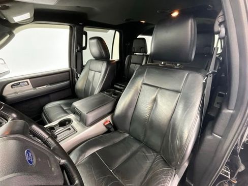 Used 2017 Ford Expedition EL XLT w/ Equipment Group 201A AWD/4WD image 6