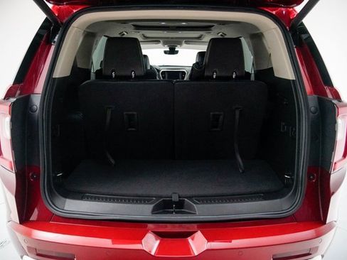 Used 2023 GMC Acadia Denali w/ Denali Technology Package image 8