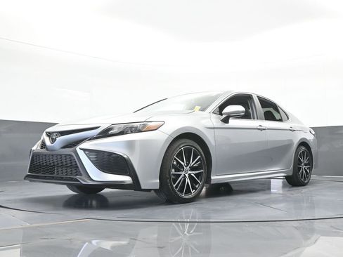 Used 2024 Toyota Camry SE w/ Convenience Package FWD image 50