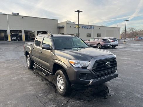 Used 2023 Toyota Tacoma SR image 8