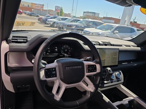 Used 2025 Land Rover Defender 110 S AWD/4WD image 3