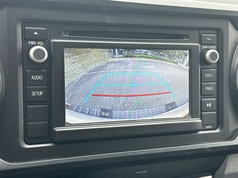 Used 2017 Toyota Tacoma SR image 29