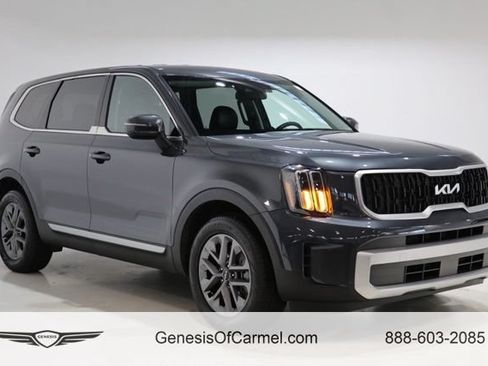 Used 2024 Kia Telluride LX FWD image 1
