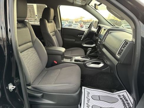 Used 2024 Nissan Frontier SV image 27