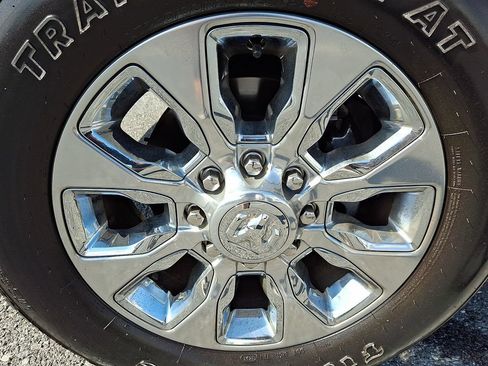 Used 2024 RAM 3500 Limited AWD/4WD image 10