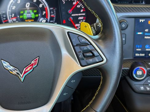 Used 2018 Chevrolet Corvette Stingray Convertible RWD image 35