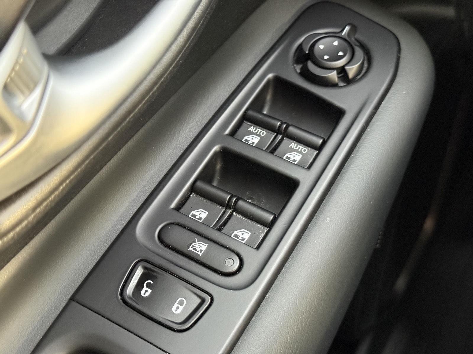 Used 2022 Jeep Renegade Limited AWD/4WD image 20