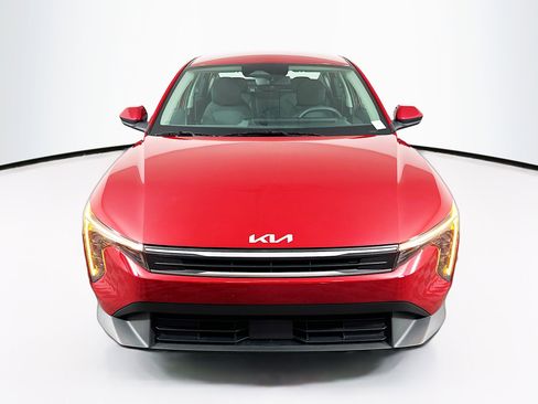 Used 2025 Kia K4 LXS image 2
