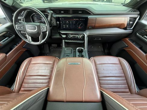 Used 2024 GMC Sierra 3500 Denali Ultimate AWD/4WD image 19