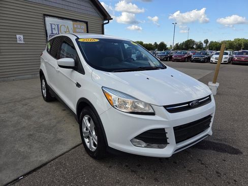Used 2016 Ford Escape SE AWD/4WD image 3