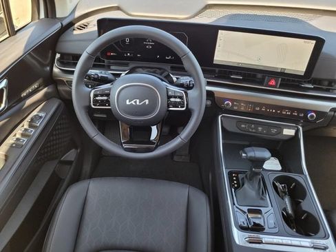 New 2026 Kia Carnival SX w/ SX Dark Edition Package FWD image 15