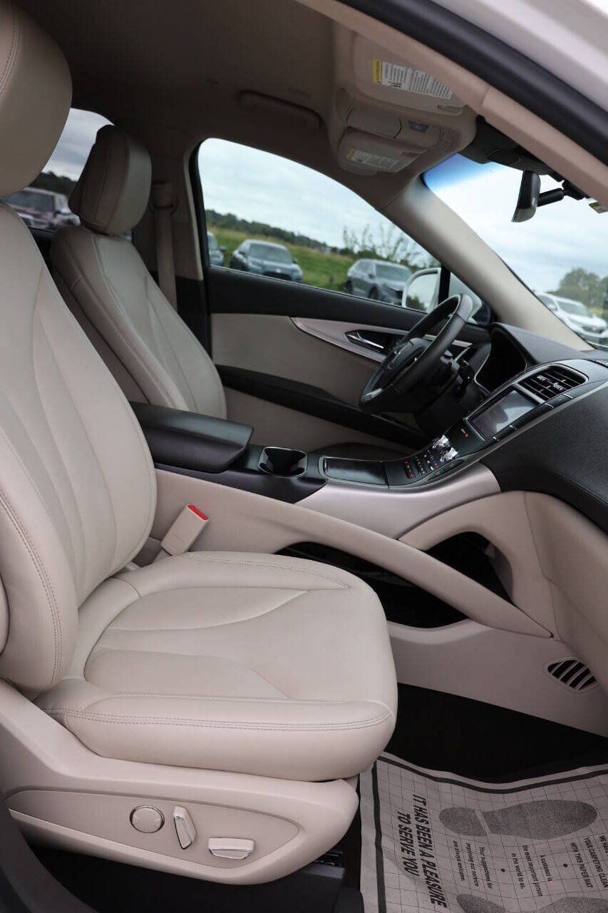 Used 2020 Lincoln Nautilus FWD image 15