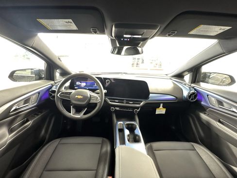 New 2026 Chevrolet Equinox EV LT image 23