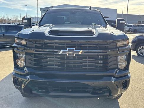 Used 2025 Chevrolet Silverado 2500 Custom w/ Custom Value Package image 13