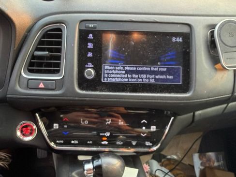 Used 2019 Honda HR-V EX image 9