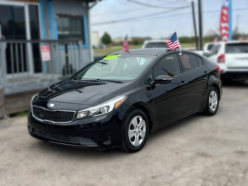 Used 2018 Kia Forte LX FWD image 1