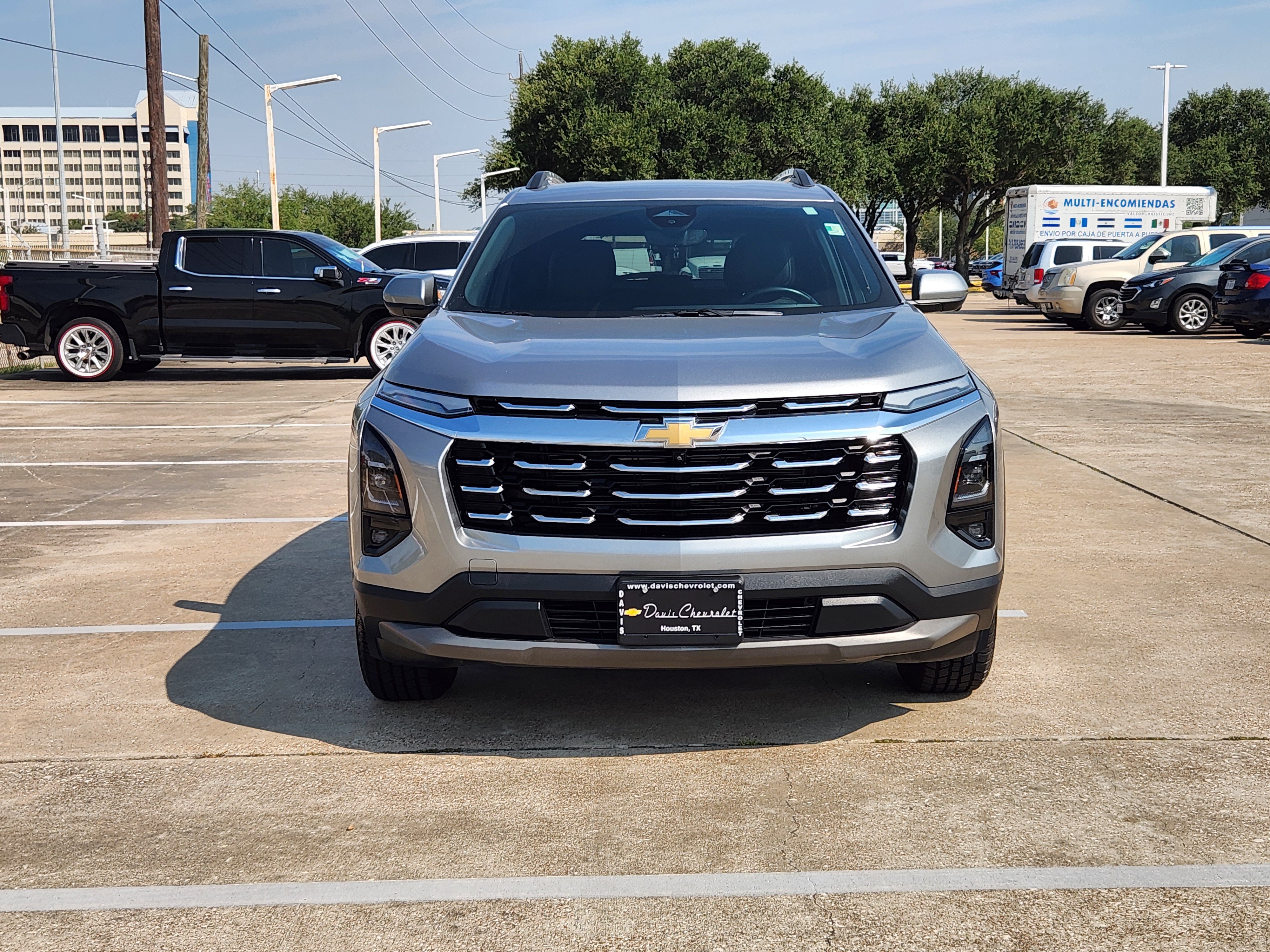 Used 2025 Chevrolet Equinox LT w/ Convenience Package II FWD image 3