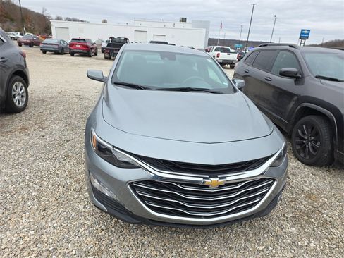 Used 2024 Chevrolet Malibu LT image 2