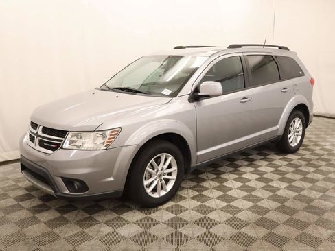 Used 2018 Dodge Journey SXT FWD image 1