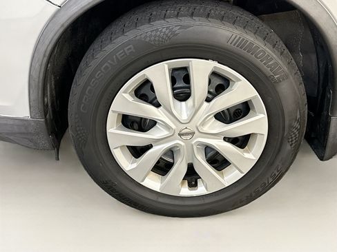 Used 2018 Nissan Rogue S AWD/4WD image 34