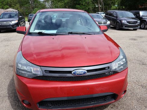 Used 2010 Ford Focus SES FWD image 2