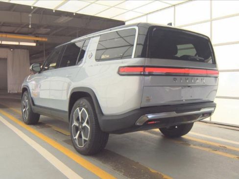 Used 2024 Rivian R1S Adventure AWD/4WD image 4
