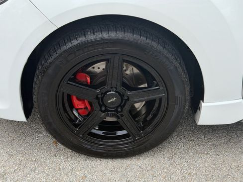 Used 2015 Hyundai Veloster Turbo w/ Option Group 04 FWD image 17