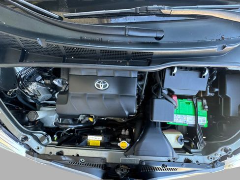 Used 2011 Toyota Sienna XLE w/ XLE Navigation Pkg FWD image 46