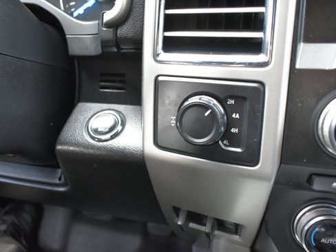 Used 2015 Ford F150 Lariat w/ Equipment Group 502A Luxury image 43