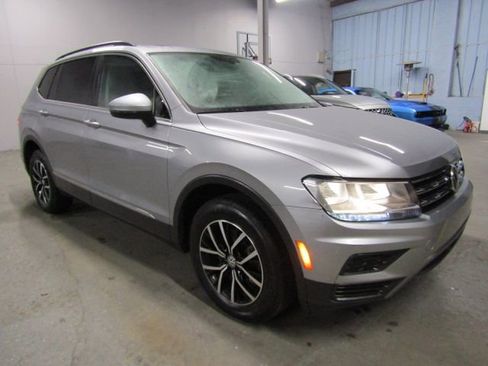 Used 2021 Volkswagen Tiguan SE image 1