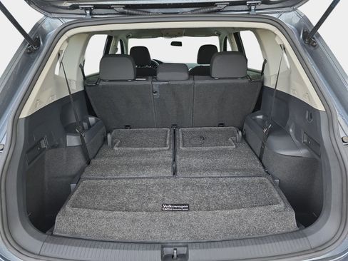 Used 2020 Volkswagen Tiguan S image 14