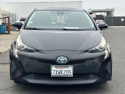 Used 2017 Toyota Prius Two w/ Carpet Mat Package FWD image 3