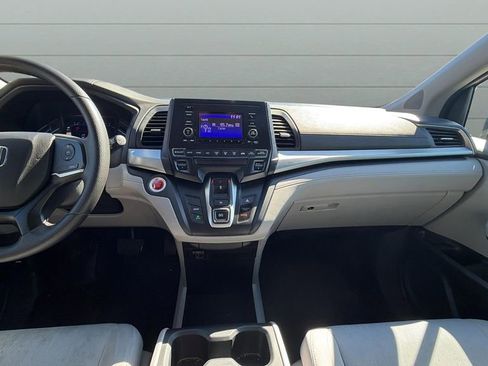 Used 2018 Honda Odyssey LX image 12