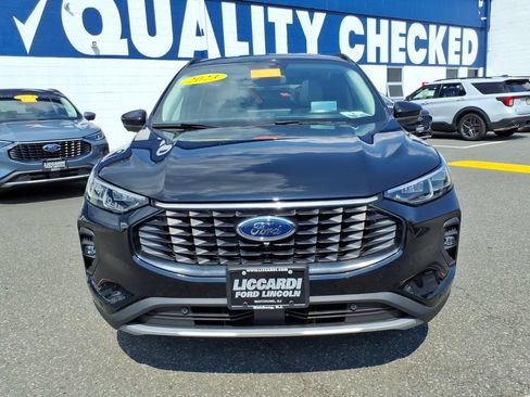 Used 2023 Ford Escape SE w/ PHEV Premium Package FWD image 2