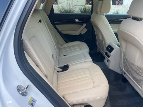 Used 2018 Audi Q5 2.0T Premium Plus AWD/4WD image 19