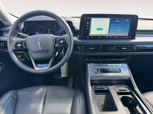 New 2026 Lincoln Aviator AWD image 13