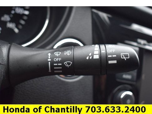 Used 2021 Nissan Rogue Sport SV image 10