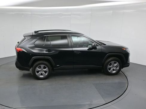 Used 2022 Toyota RAV4 LE AWD/4WD image 39